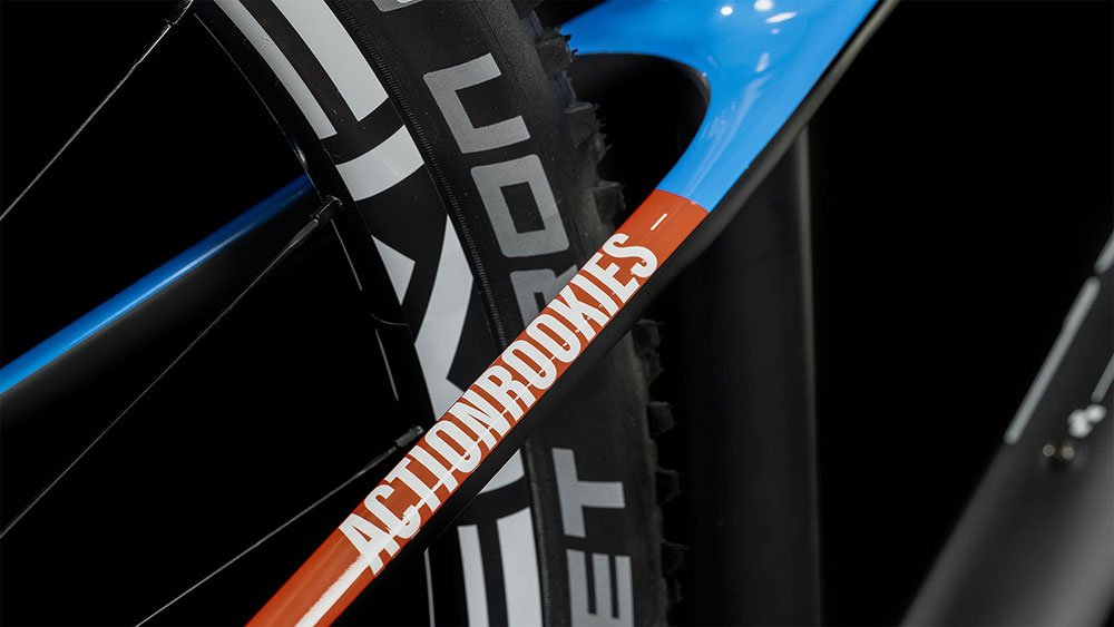 Cube Elite 240 C:62 Pro carbon´n´blue´n´red – Image 3